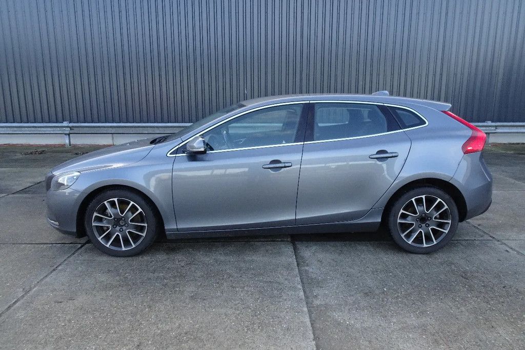 Volvo V40 .