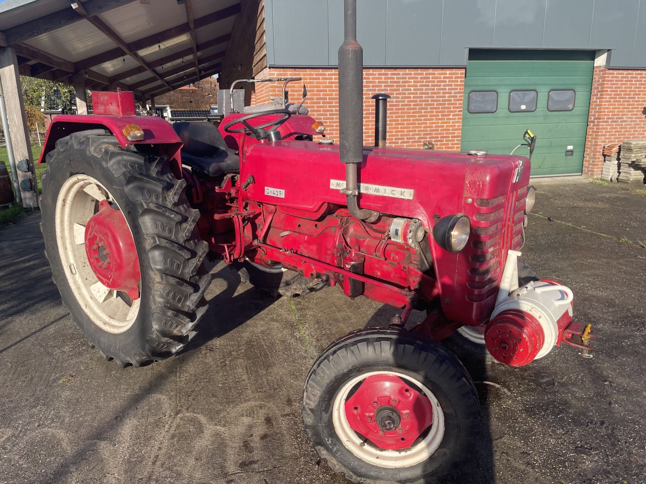 McCormick D439 met kenteken