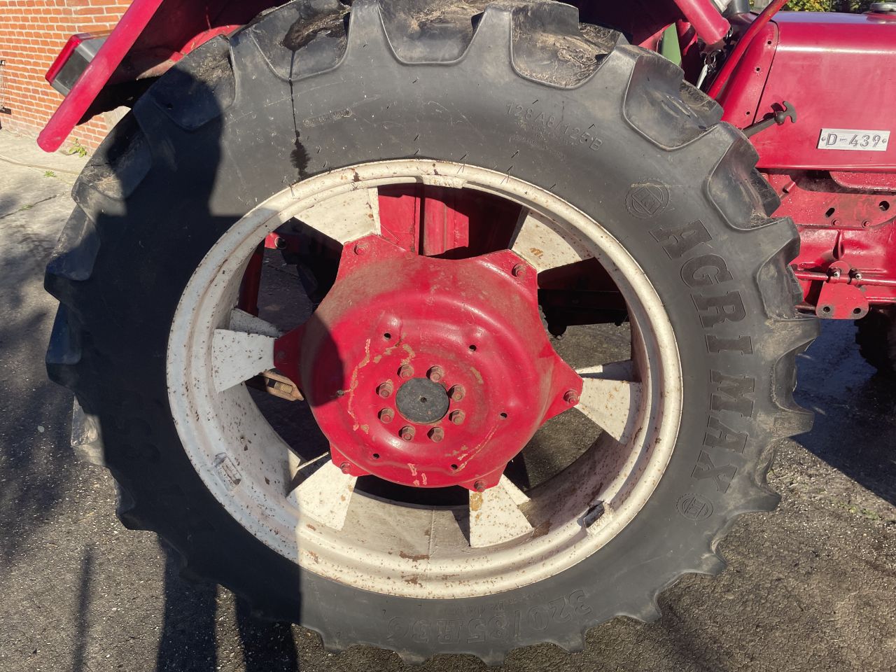 McCormick D439 met kenteken