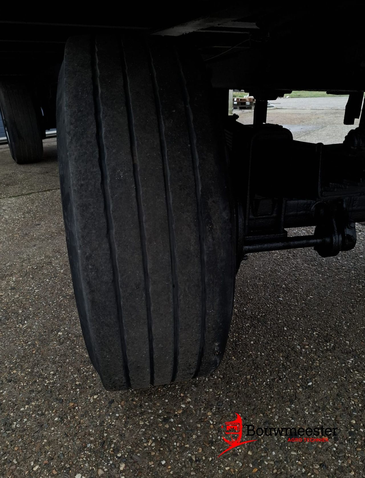 Volledig gereviseerde 16-tons landbouwwagen te koop aangeboden