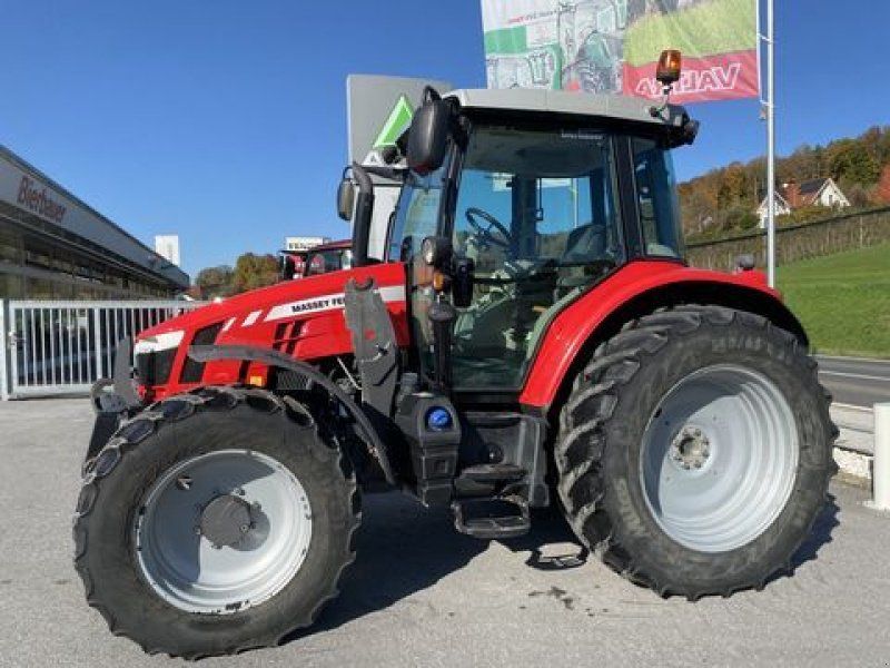 Massey Ferguson 5611 Dyna-6 Efficient