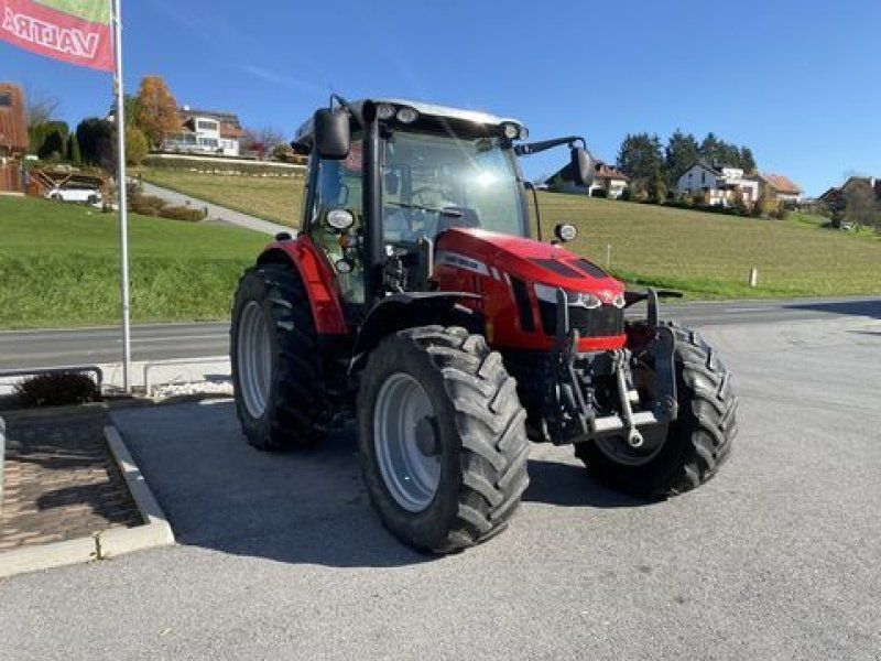 Massey Ferguson 5611 Dyna-6 Efficient