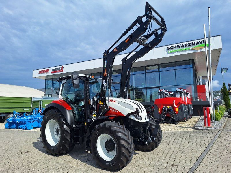 Steyr 4110 Expert CVT Symbolfotos