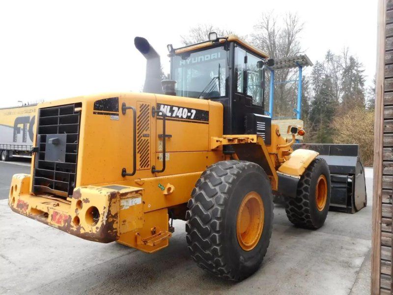 Hyundai hl740-7 mit hochkippschaufel u. volvo sw