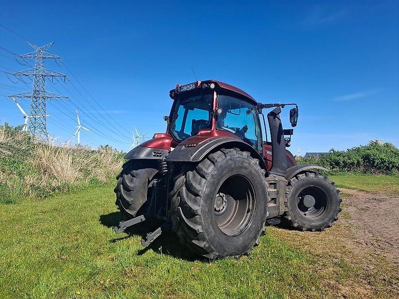 Valtra T214V