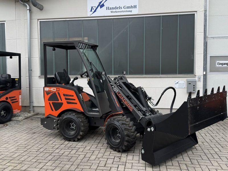Cast Group 840 D Teleskoplader Knicklader Hoflader 1,1 t Kipplast 20 km/h