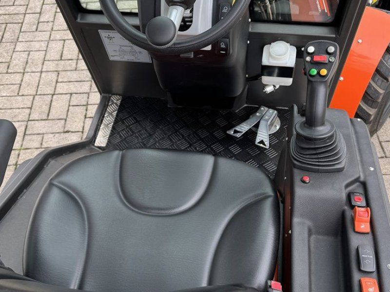 Cast Group 840 D Teleskoplader Knicklader Hoflader 1,1 t Kipplast 20 km/h