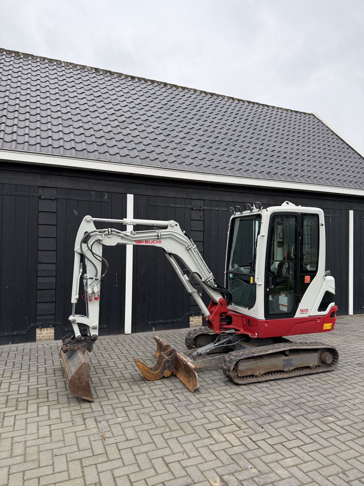 Takeuchi TB225 full option!!