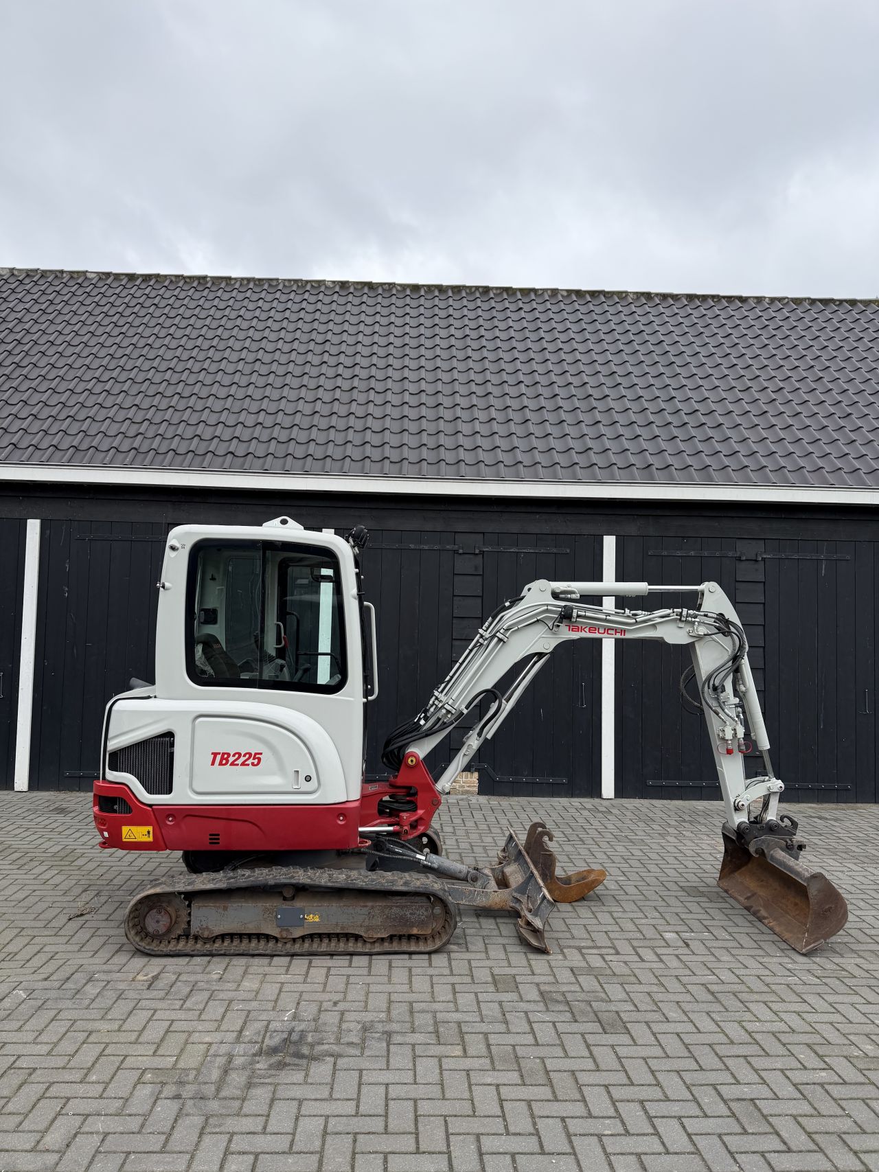 Takeuchi TB225 full option!!