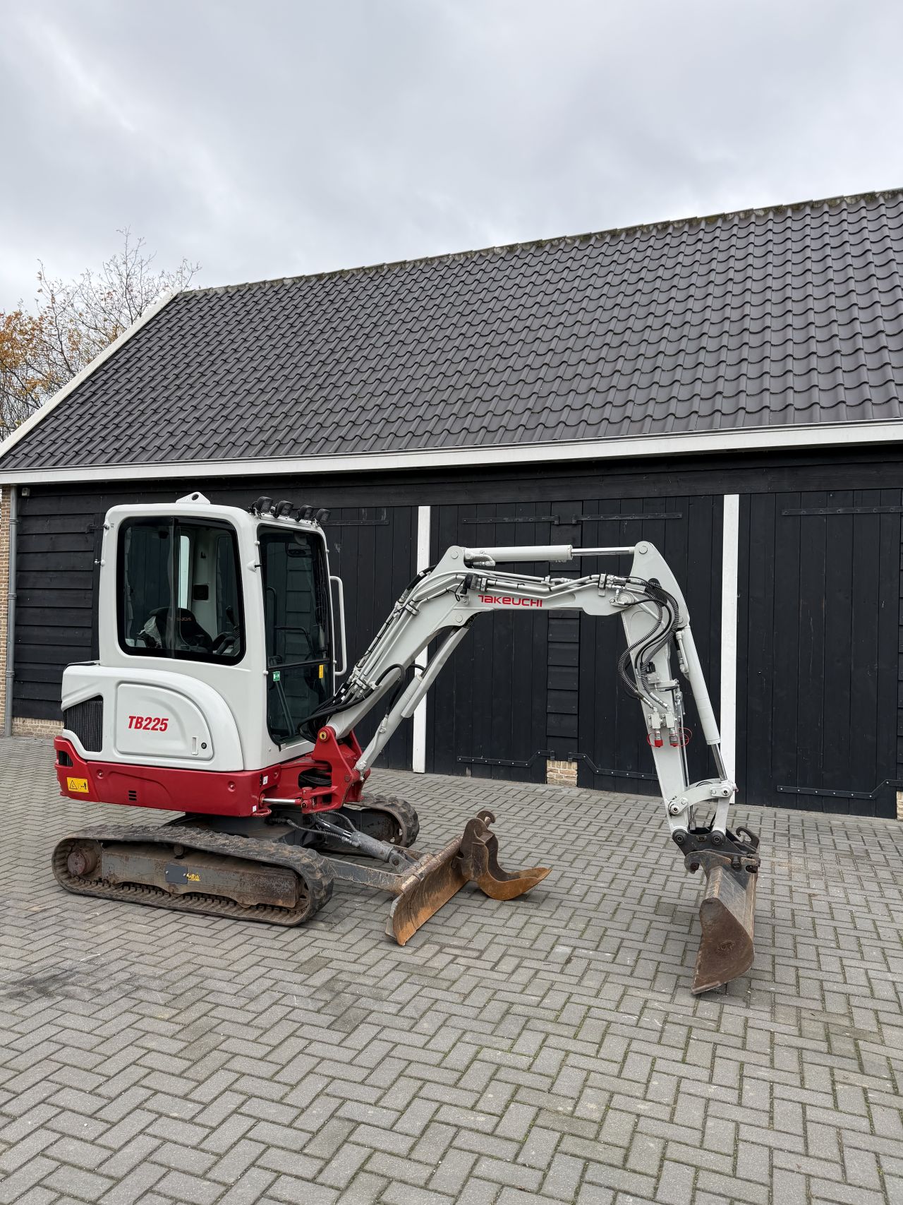 Takeuchi TB225 full option!!