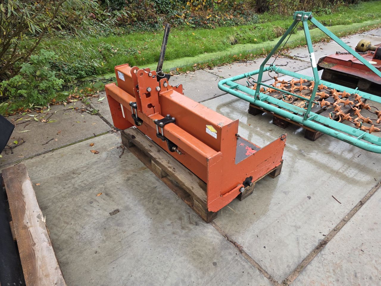 Werktuigen minitrekker weidesleep, grondbak, cirkelmaaier