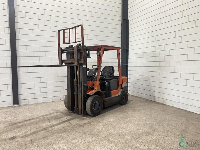 Forklifts Diesel Mitsubishi FD25 2003