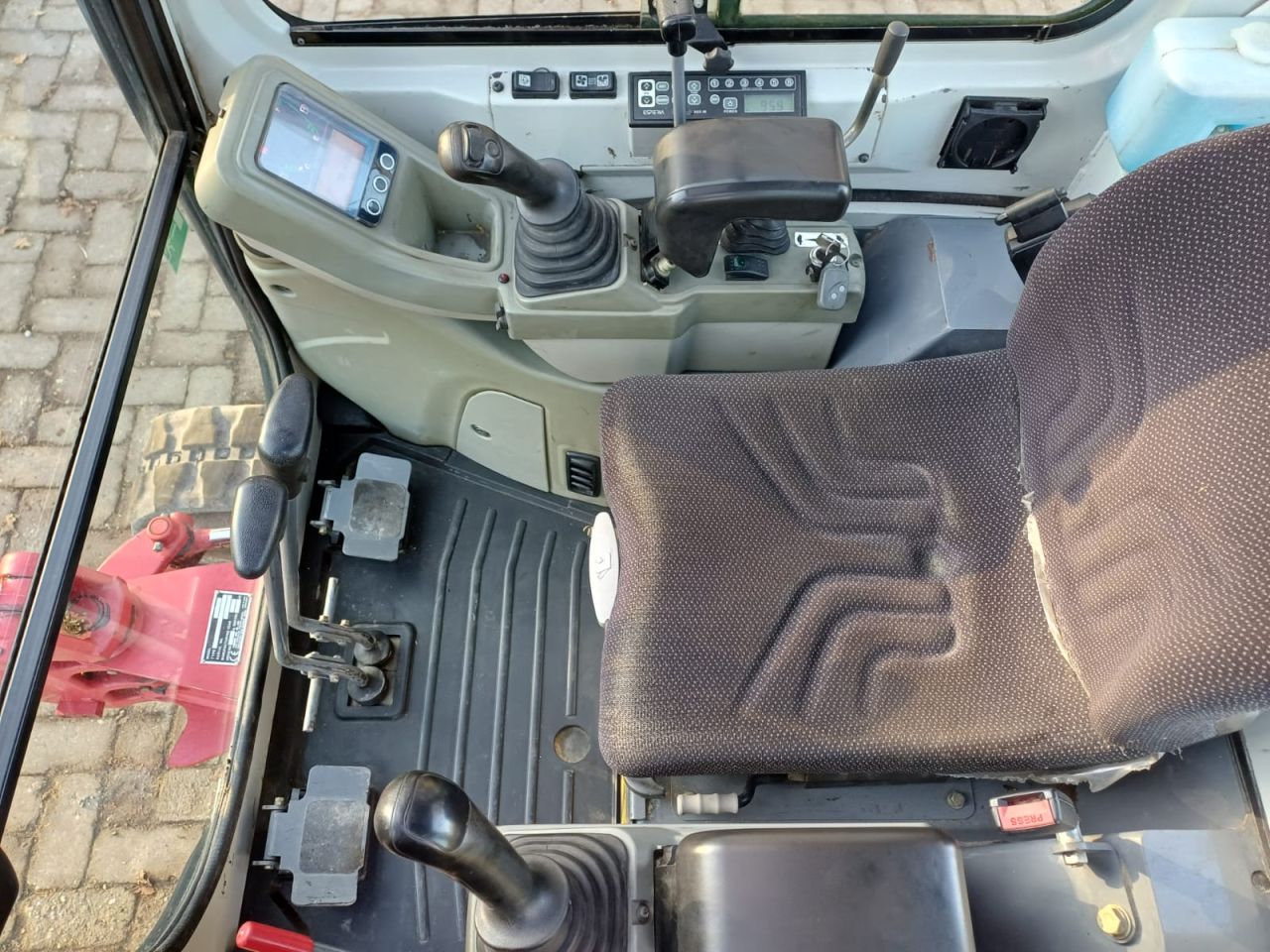 Takeuchi TB216 | bj2014 | 3255 uur | 3 bakken sorteergrijper