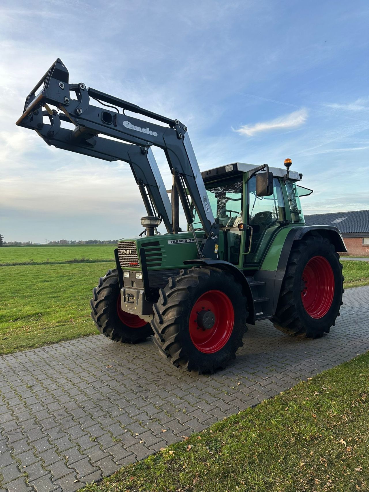 Fendt Farmer 310 met voorlader