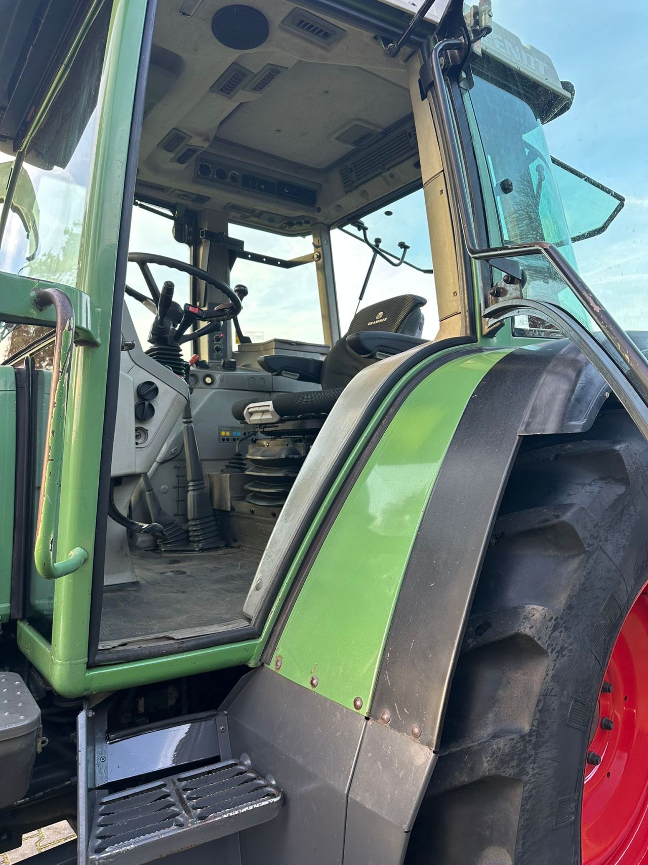 Fendt Farmer 310 met voorlader