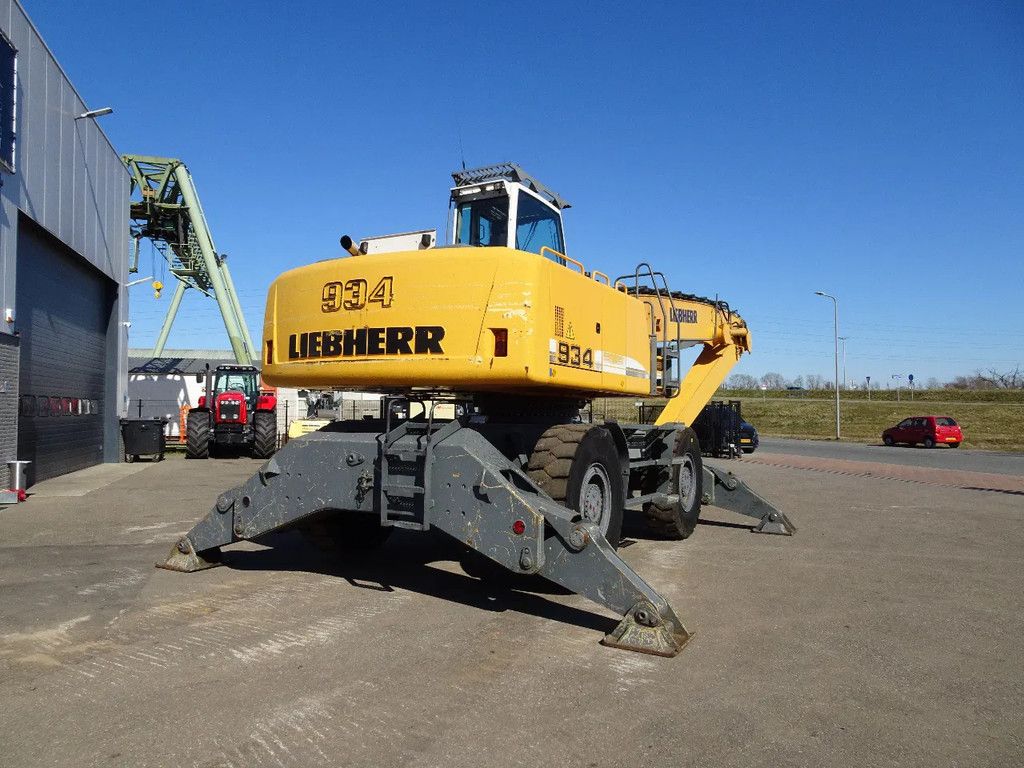 Liebherr A934CHD