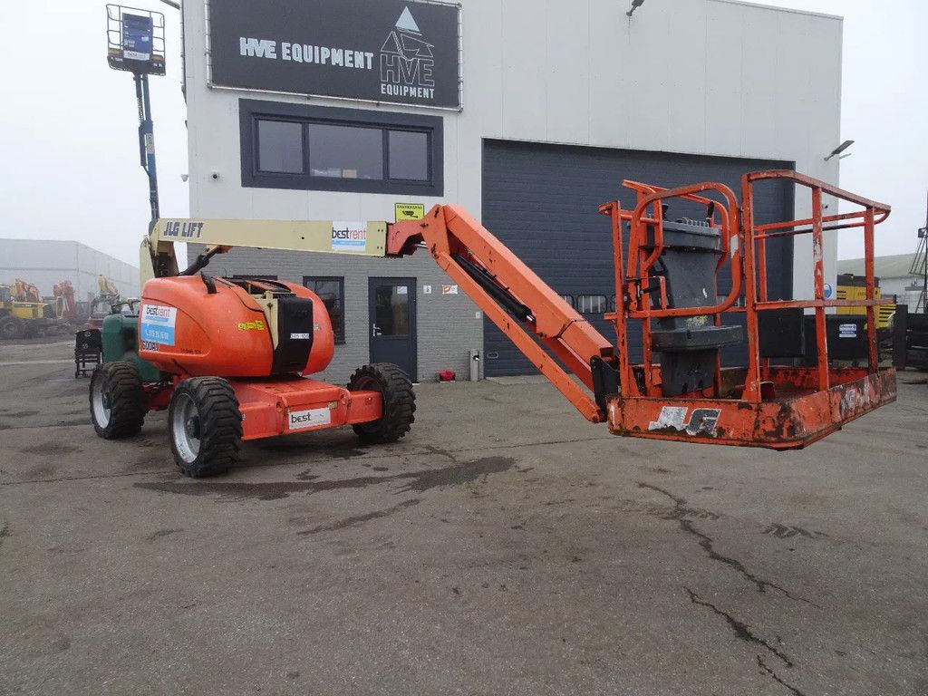 JLG 600AJ