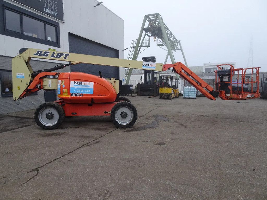 JLG 600AJ