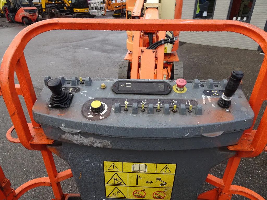 JLG E300AJP