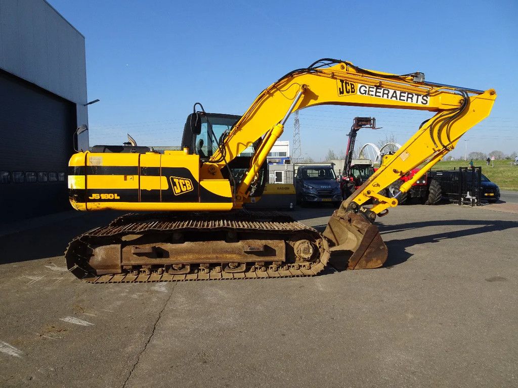 JCB JS180