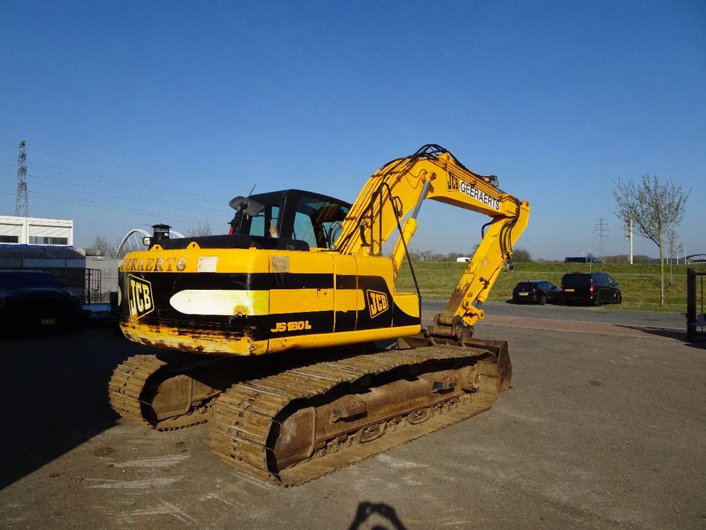 JCB JS180