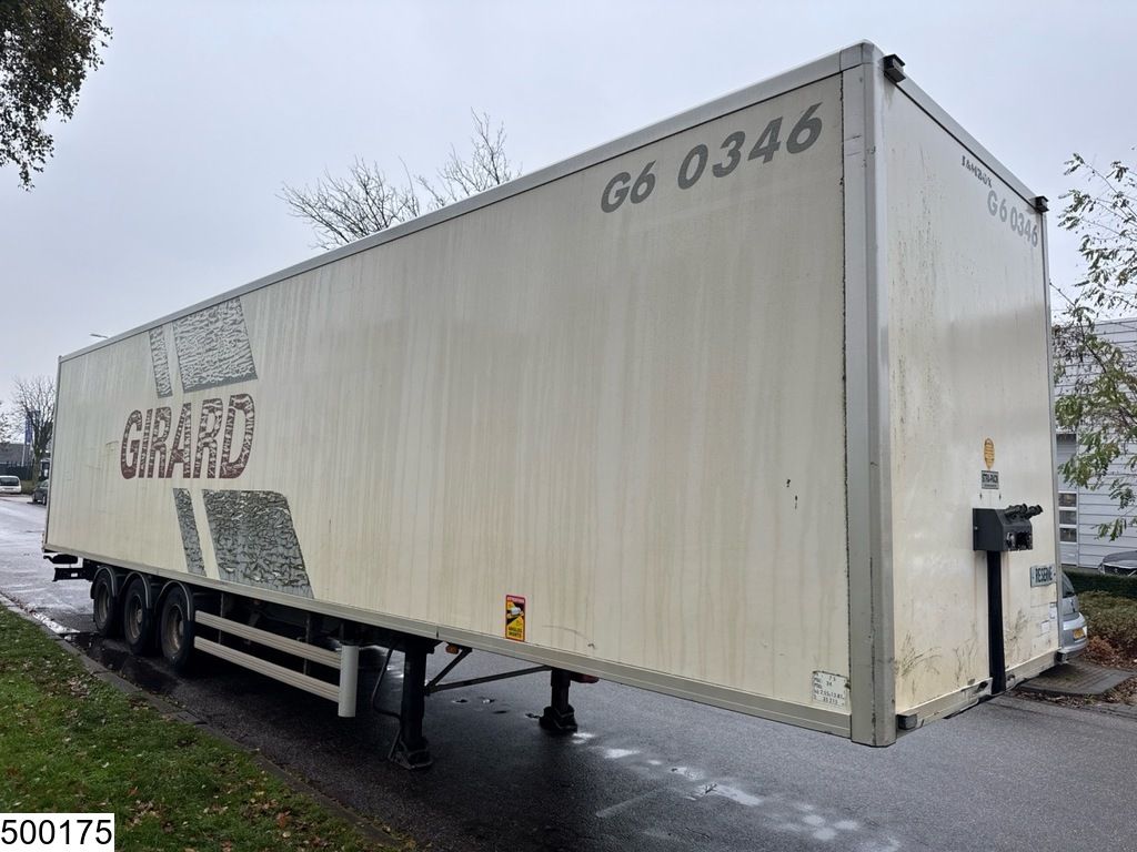 Samro gesloten bak 15 Units.