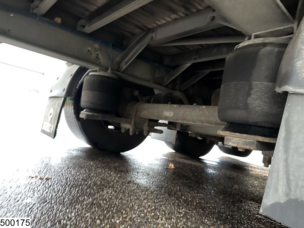 Samro gesloten bak 15 Units.