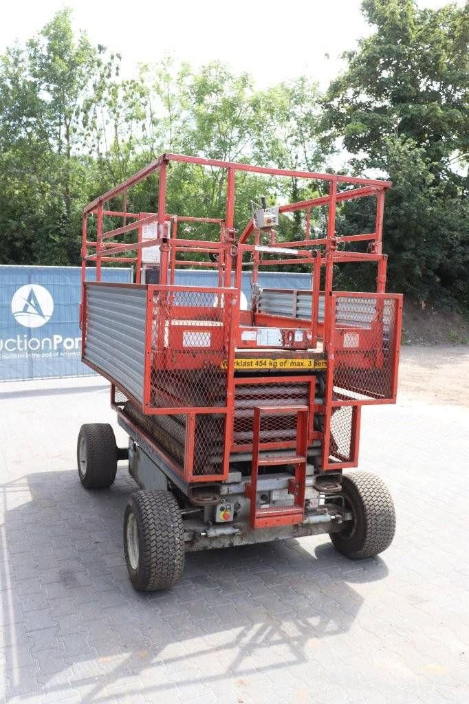 Scissor Lift Skyjack SJ III - 6832 Electric 1998