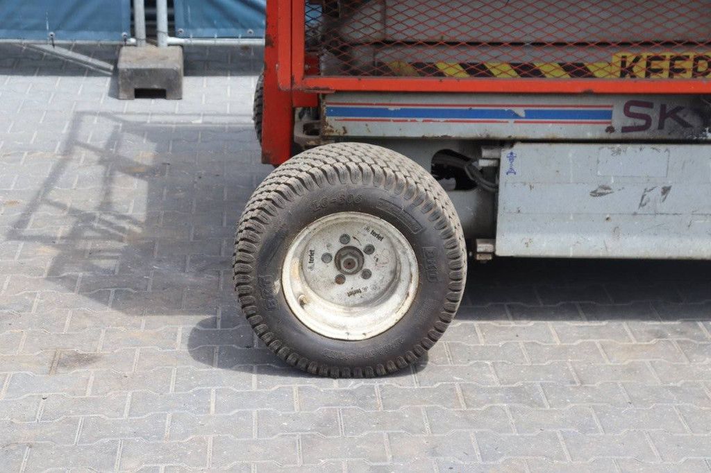 Scissor Lift Skyjack SJ III - 6832 Electric 1998