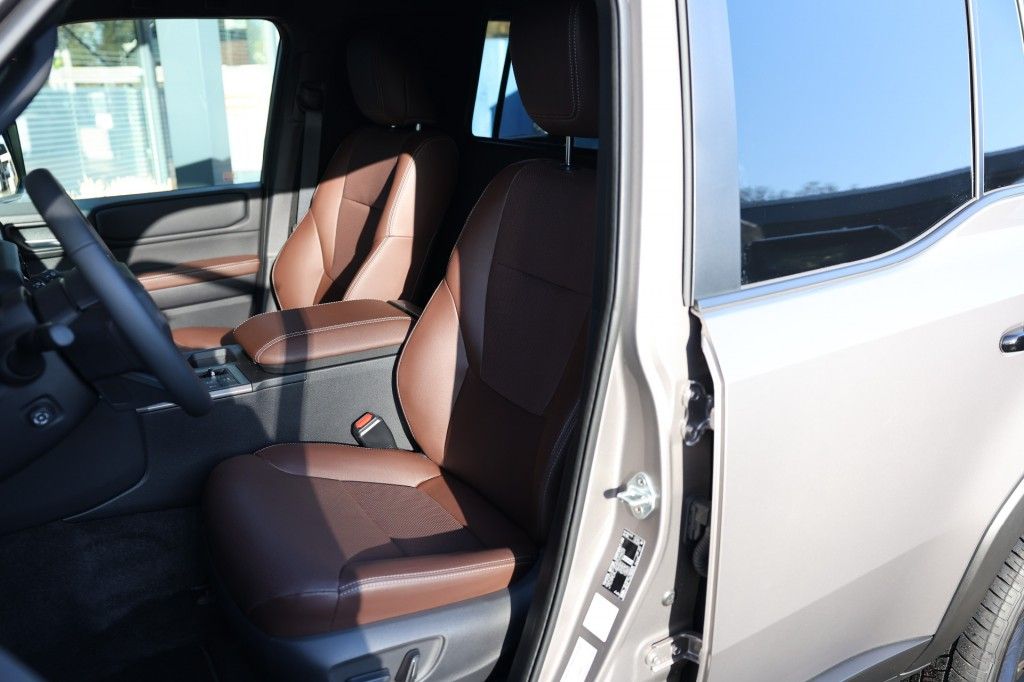 Toyota Landcruiser 250 2.8 D-4D 5DRS ELEGANCE A/T VAN B-STYL BPM VRIJ