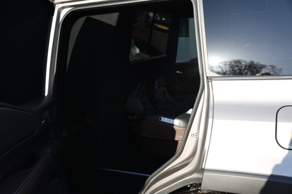 Toyota Landcruiser 250 2.8 D-4D 5DRS ELEGANCE A/T VAN B-STYL BPM VRIJ