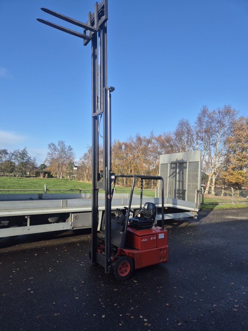 LINDE E12Z-02 3-wieler, Elektrisch, Mast 3F460, B.J. 2000, 4600 uur.