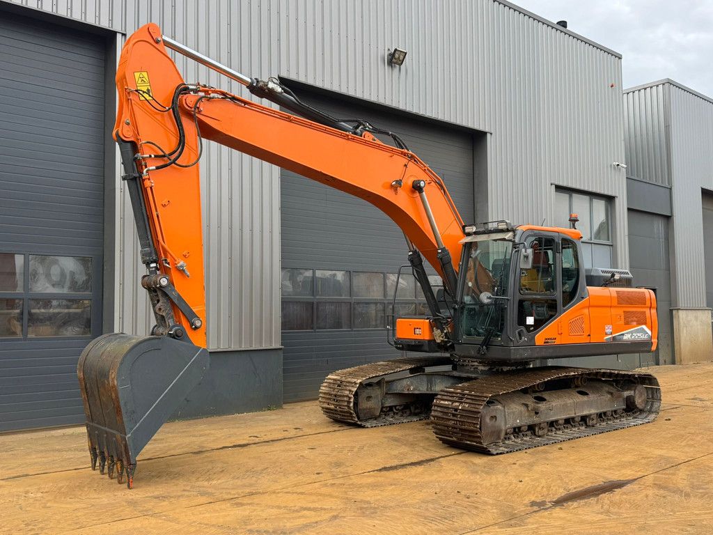 Doosan DX225LC-7