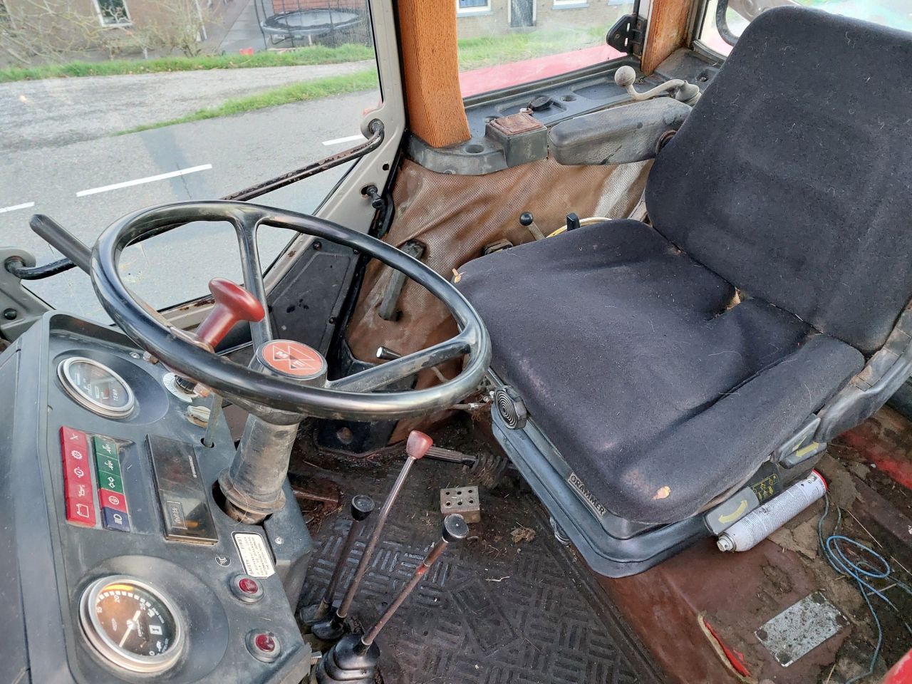 Massey Ferguson 4WD 675 met voorlader