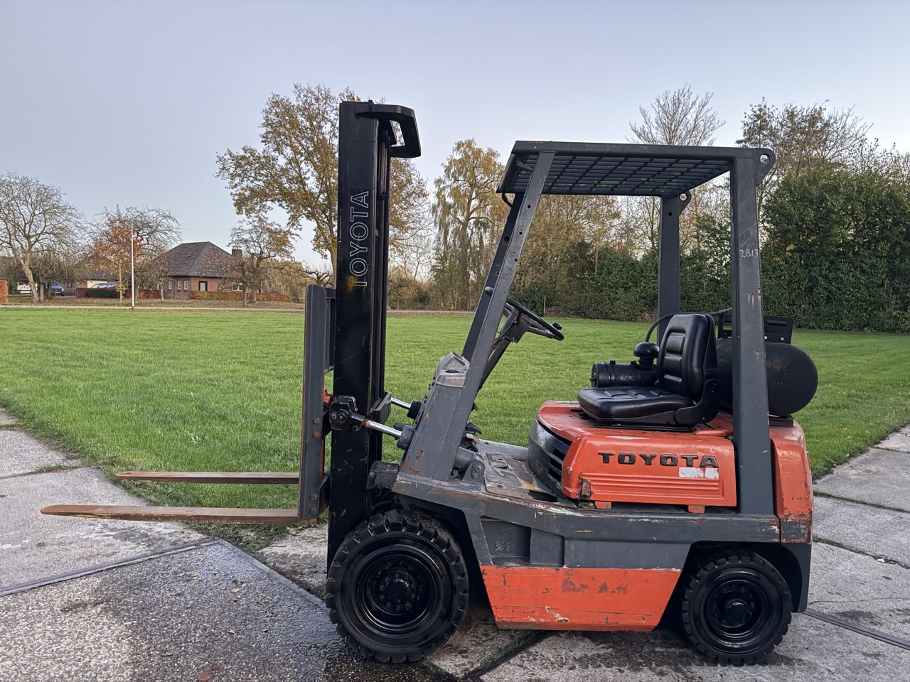 Toyota 1,5 tonner lpg heftruck automaat Freelift nieuwe stoel