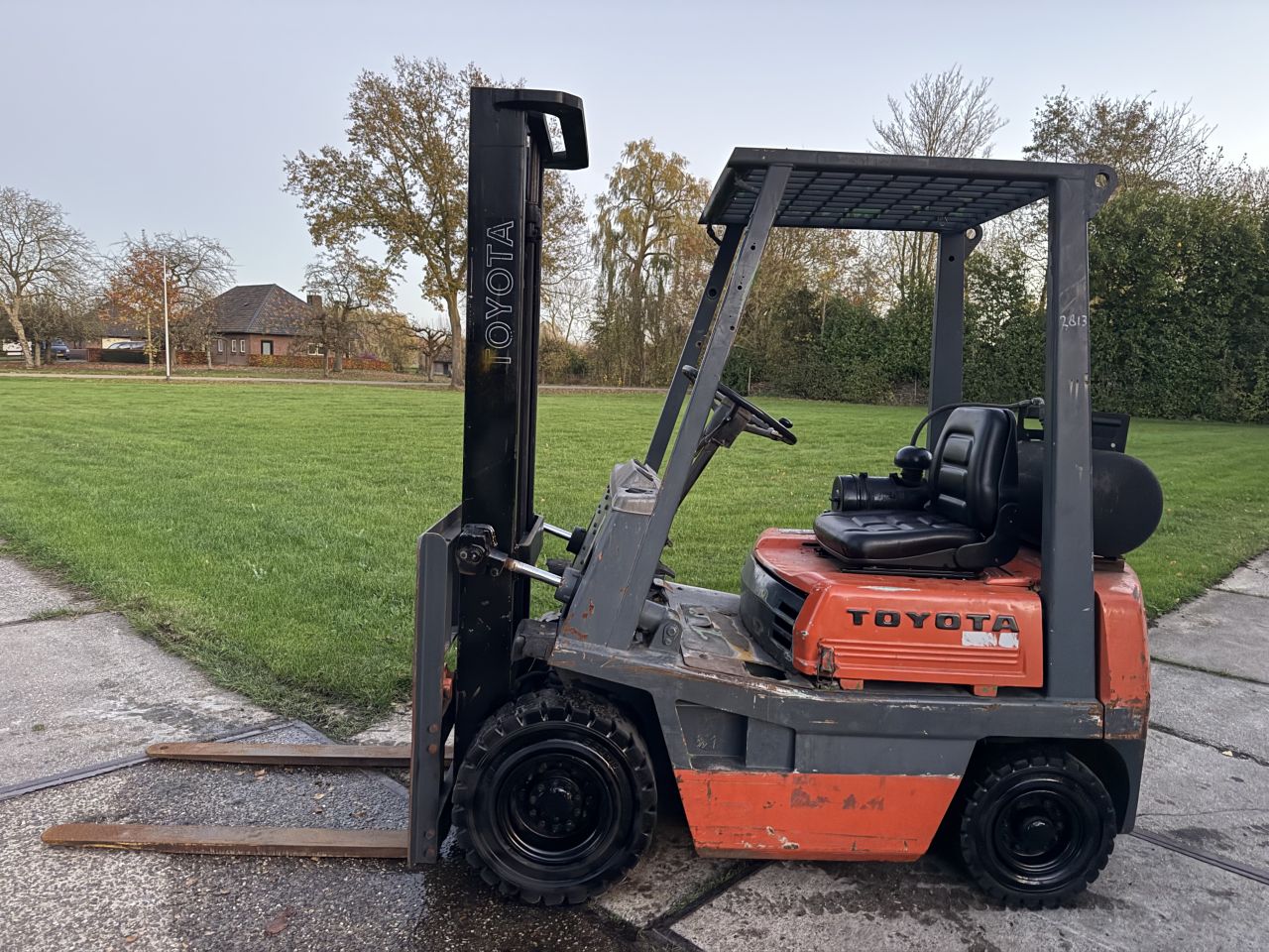 Toyota 1,5 tonner lpg heftruck automaat Freelift nieuwe stoel