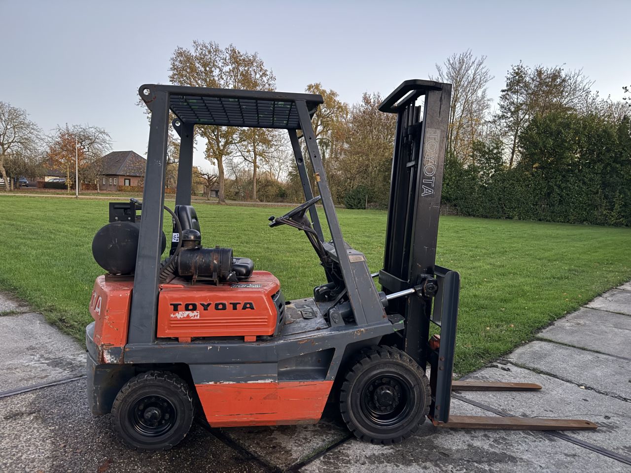 Toyota 1,5 tonner lpg heftruck automaat Freelift nieuwe stoel