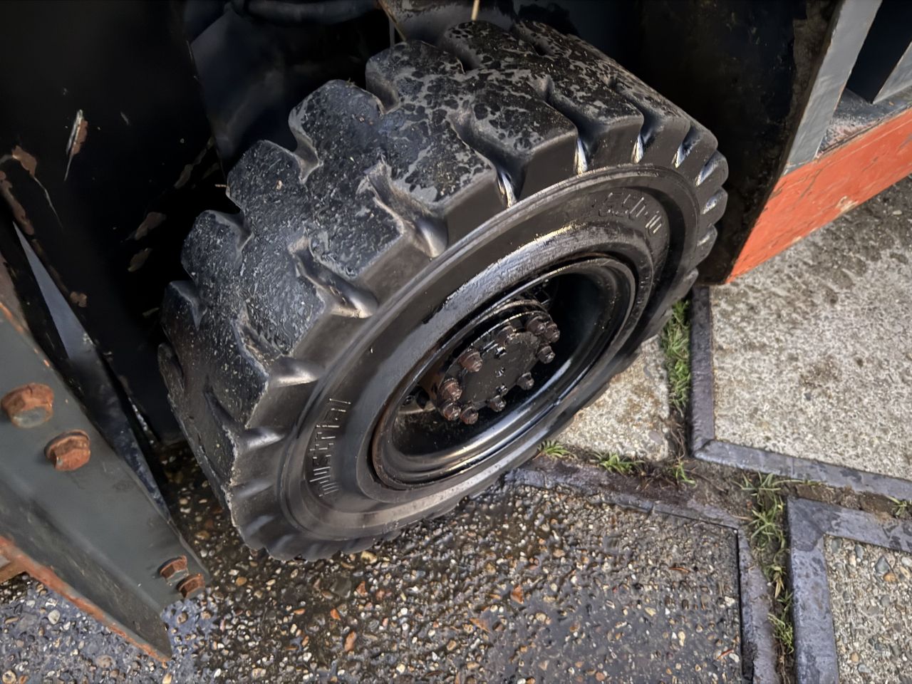 Toyota 1,5 tonner lpg heftruck automaat Freelift nieuwe stoel