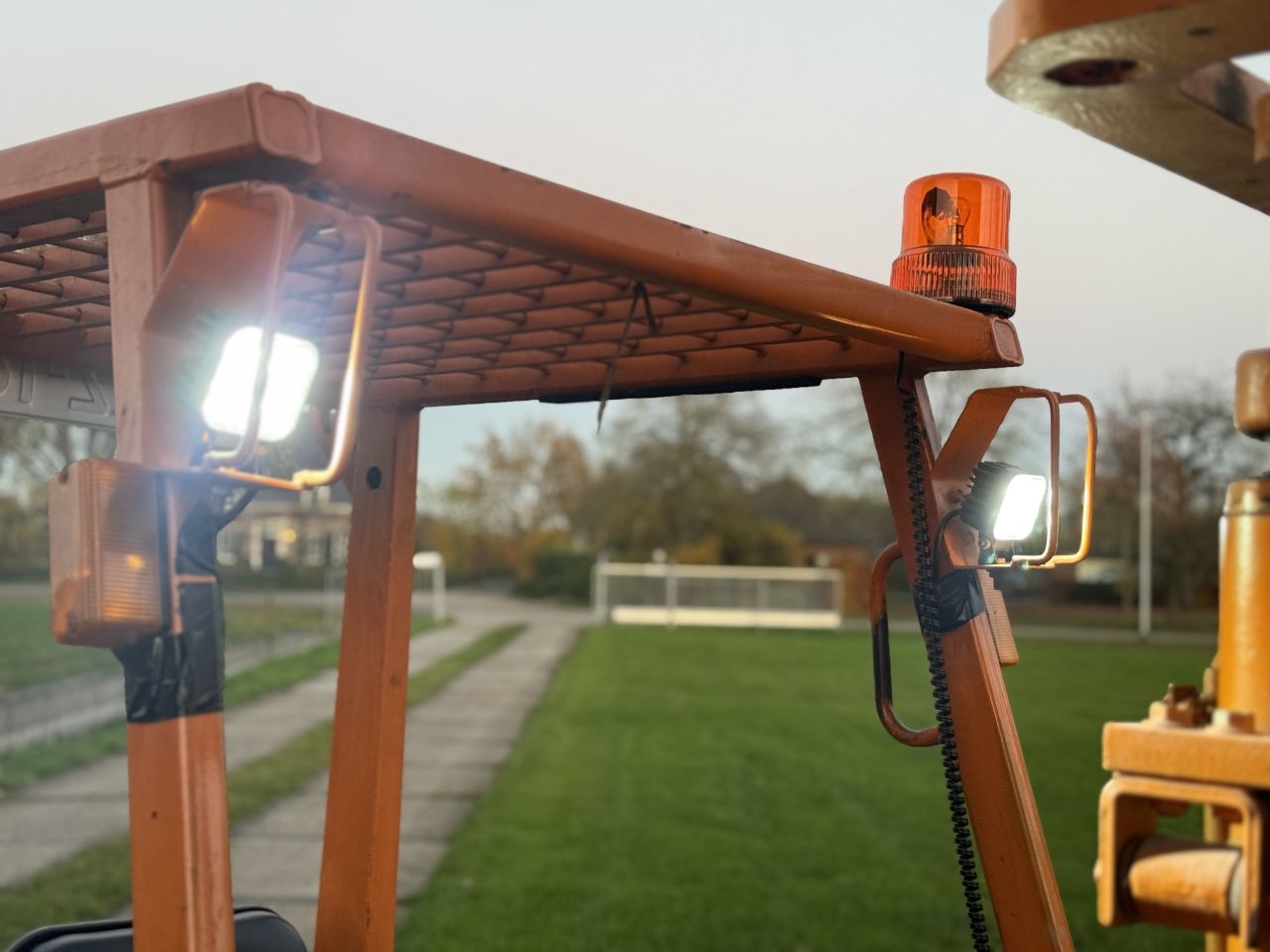 Compacte Toyota benzine heftruck luchtbanden kenteken