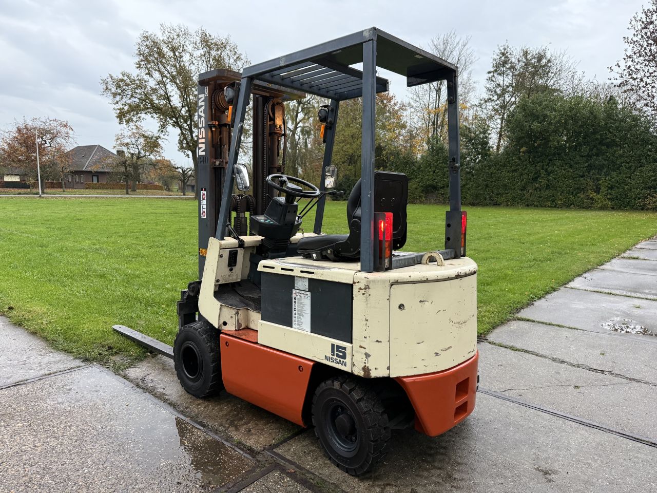 Nissan 1500KG elektrisch triplo mast + nieuwe keuring / beurt