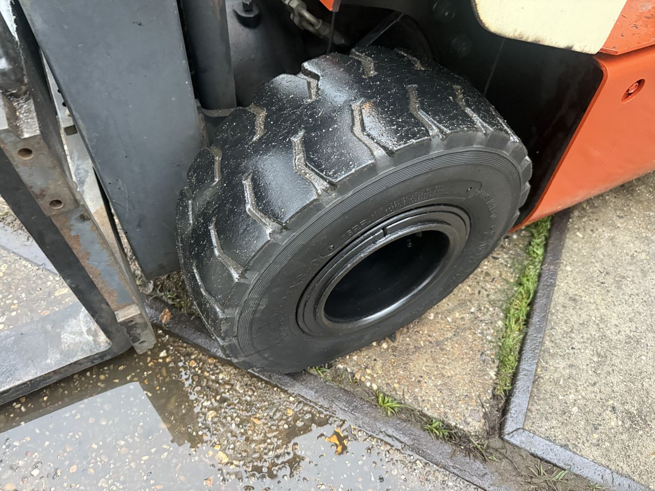 Nissan 1500KG elektrisch triplo mast + nieuwe keuring / beurt