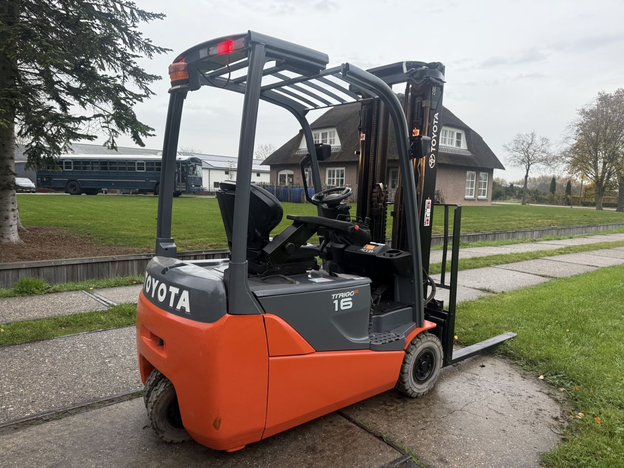 Toyota 1600KG triplex 5M Freelift Sideshift 1600uur !!