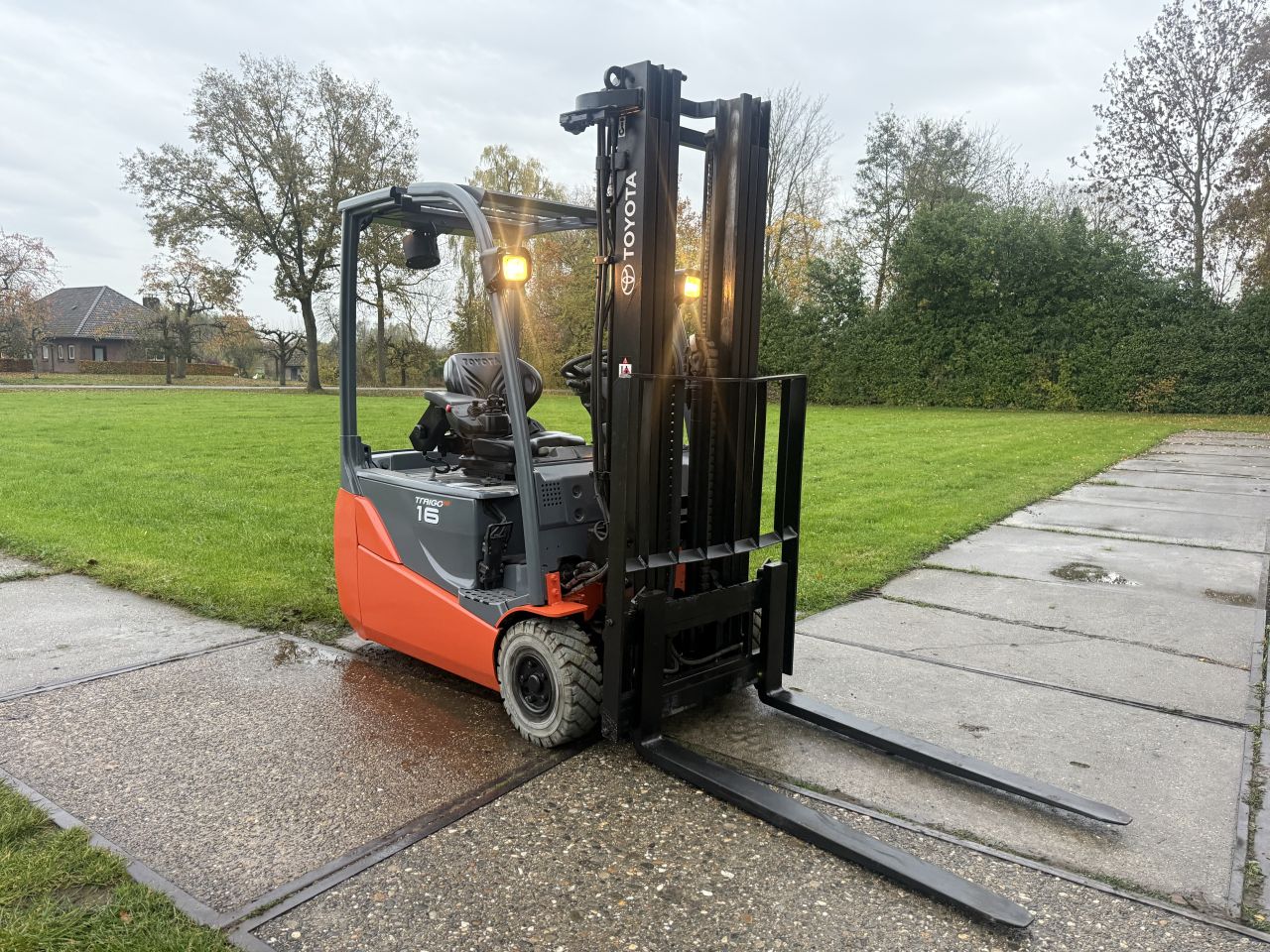 Toyota 1600KG triplex 5M Freelift Sideshift 1600uur !!