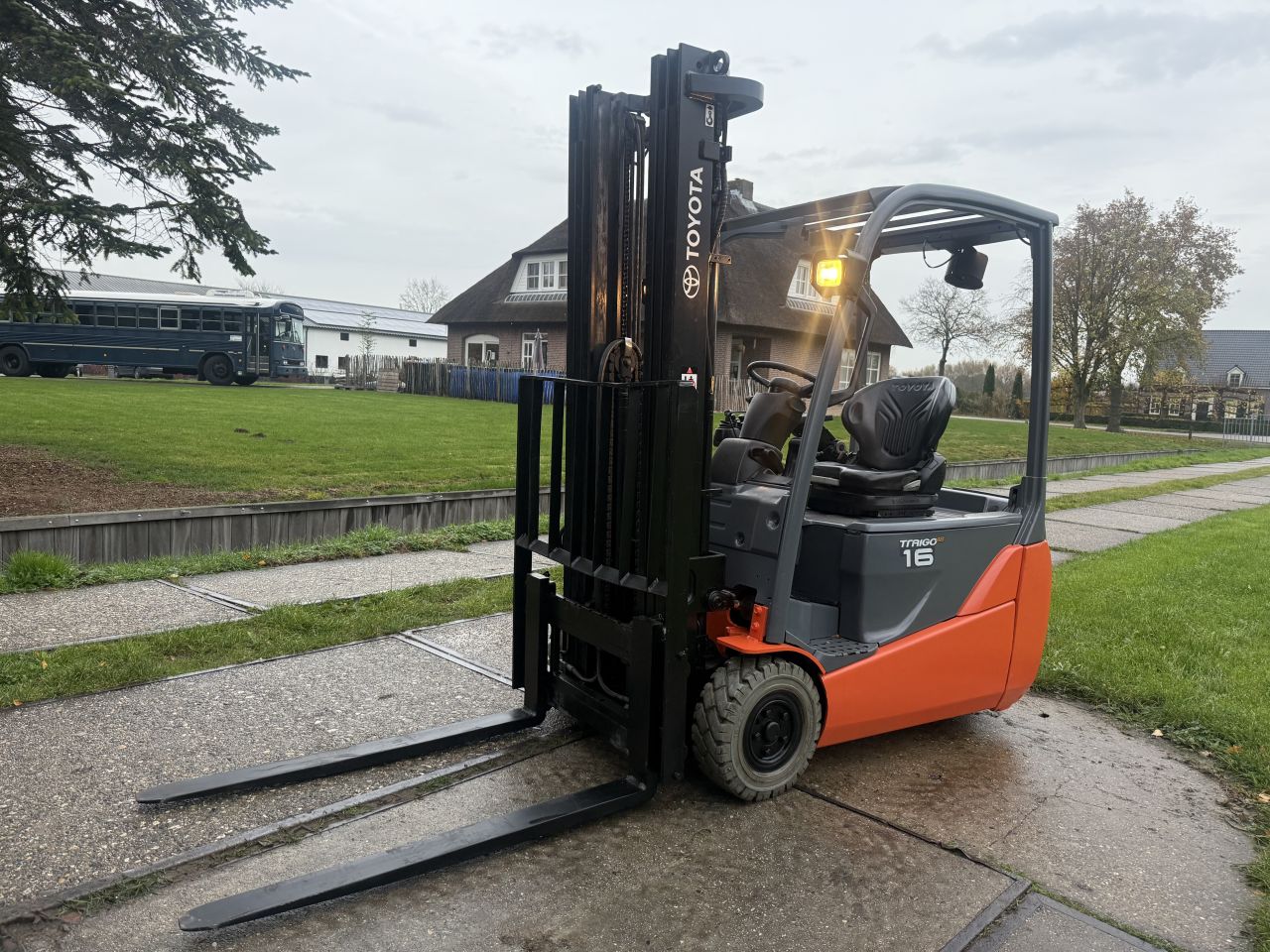 Toyota 1600KG triplex 5M Freelift Sideshift 1600uur !!