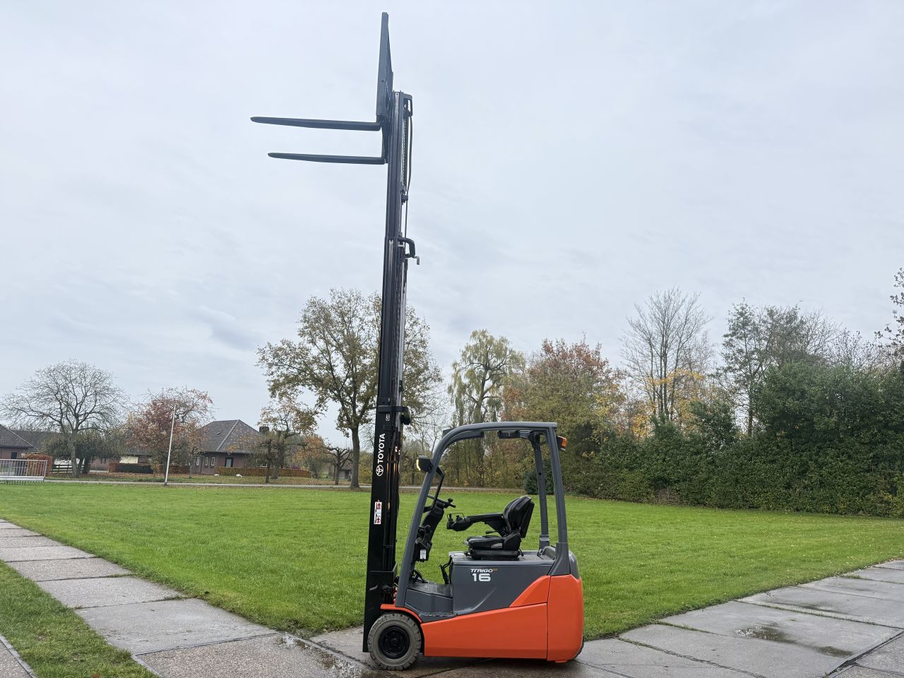 Toyota 1600KG triplex 5M Freelift Sideshift 1600uur !!