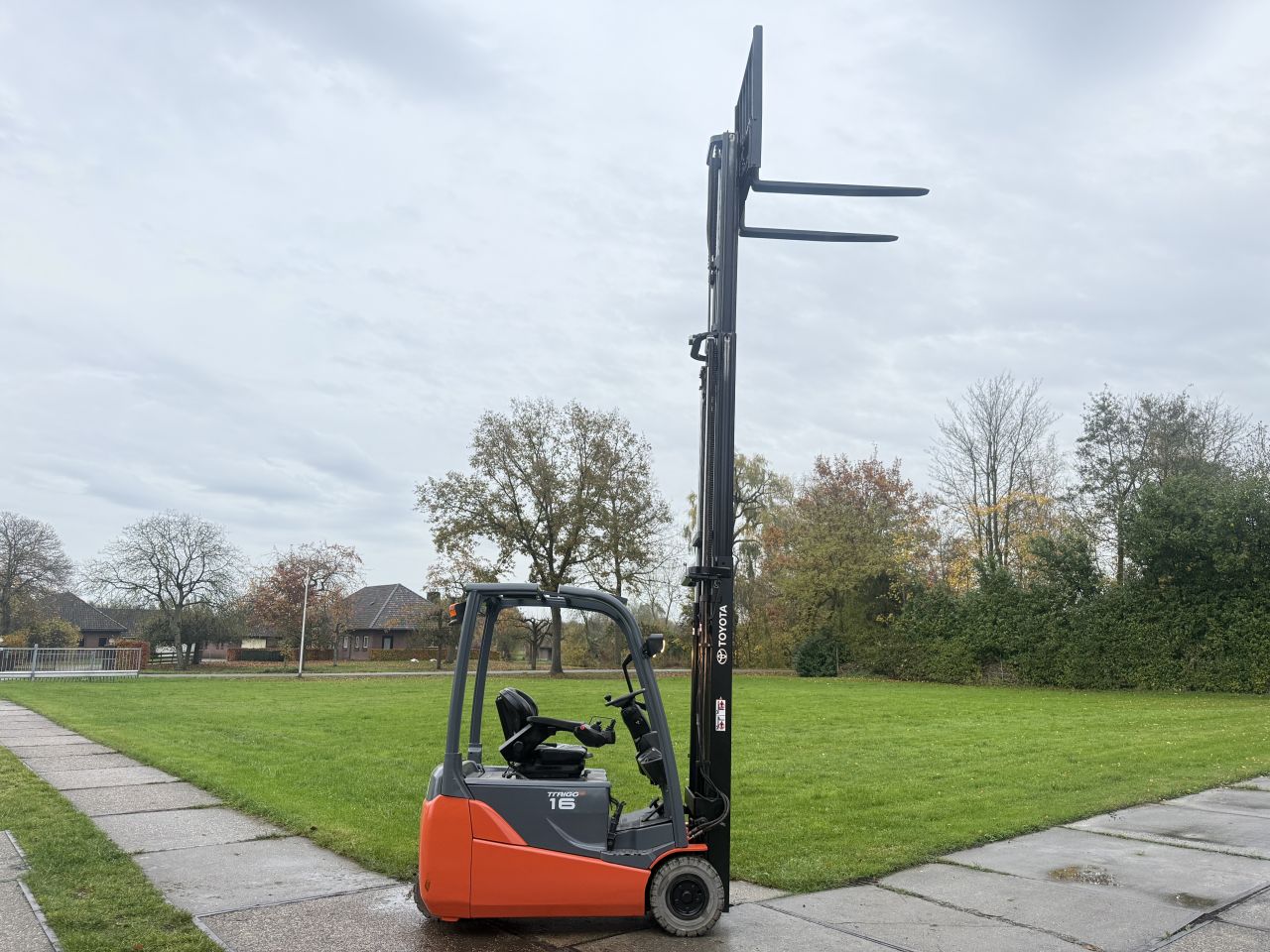 Toyota 1600KG triplex 5M Freelift Sideshift 1600uur !!