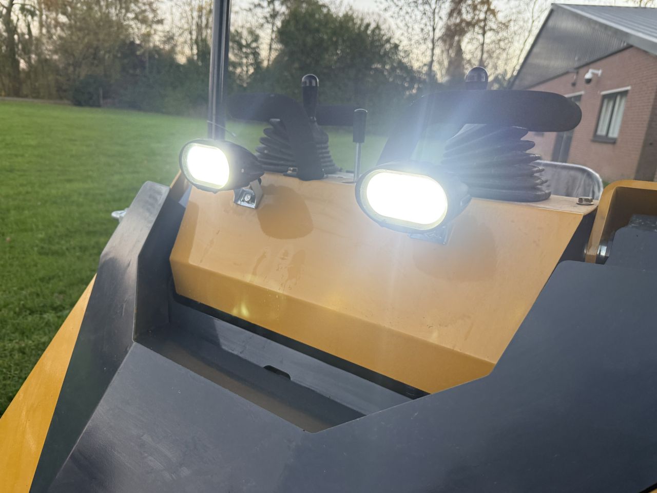 Nieuwe Skidster schranklader op rupsen + extra hydrauliek