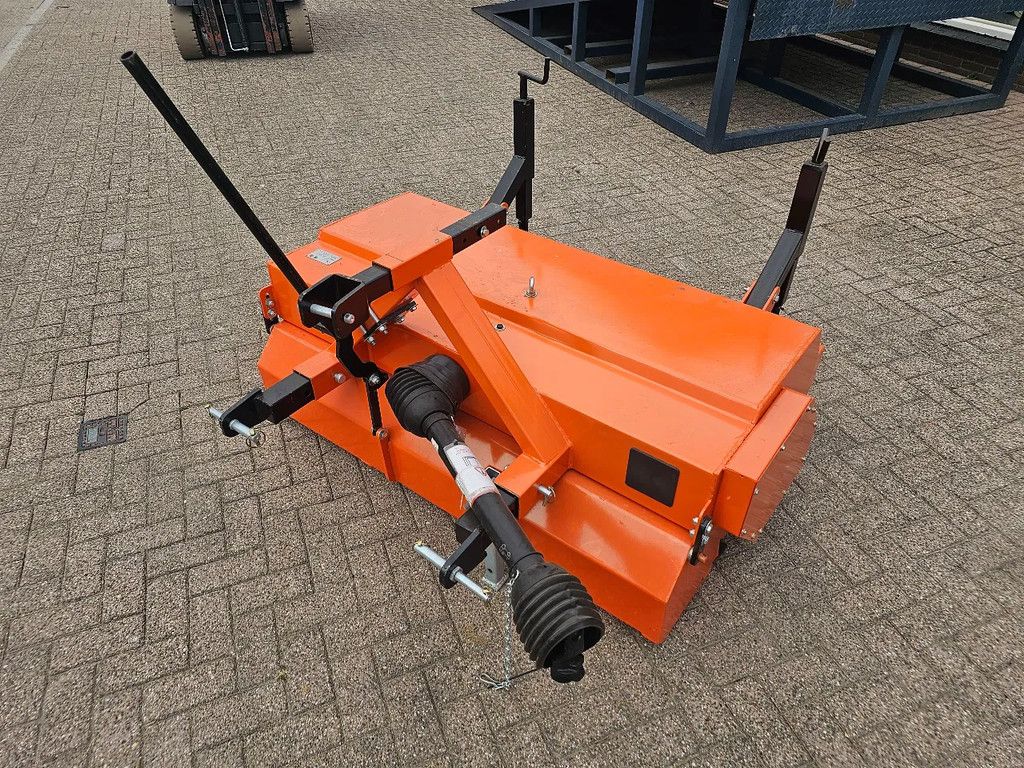 Boxer Marge veegmachine minitractor 150 cm