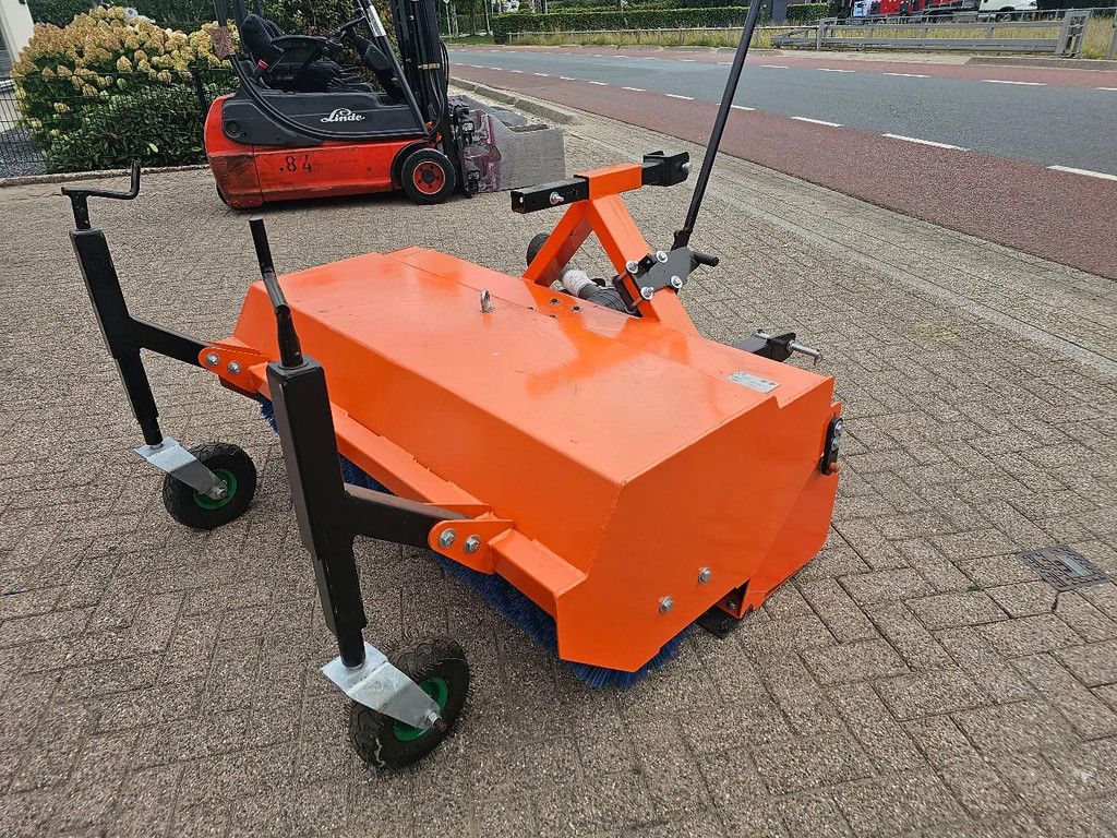 Boxer Marge veegmachine minitractor 150 cm