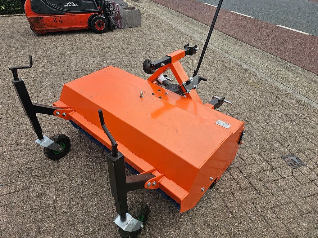 Boxer Marge veegmachine minitractor 150 cm